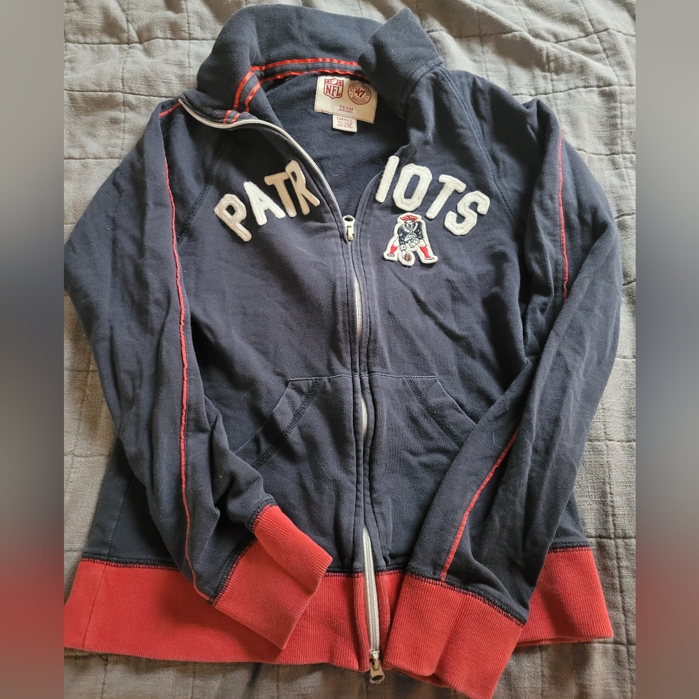 Womens Vintage Style Patriots Zip-Up